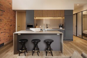 Peti sejuk/penyejuk beku saiz penuh, ketuhar, dapur 