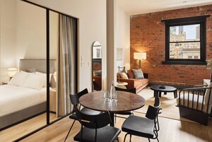 43-英寸纯平电视 （配备数码频道）、流媒体服务