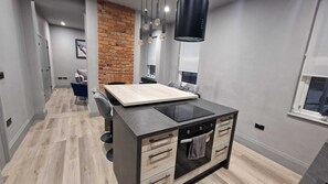 Fridge, microwave, oven, stovetop - Luxury flat near beach and station (Blackpool)