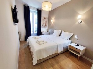 2 bedrooms, iron/ironing board, Internet, bed sheets - 2 bedroom, 4-6 pers., 5min to the beach, wifi, AC (Nice)