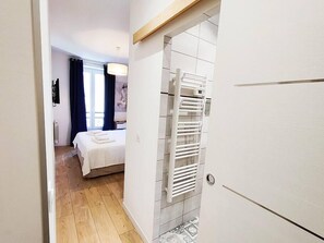 2 bedrooms, iron/ironing board, WiFi, bed sheets - 2 bedroom, 4-6 pers., 5min to the beach, wifi, AC (Nice)