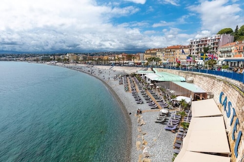 Unique studio, Old Town Nice, 2min from the beach,AC