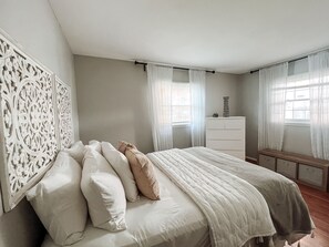 4 Schlafzimmer, Schreibtisch, WLAN, Bettwäsche