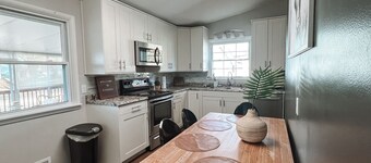 4BR Downtown Oasis - Close to Everything