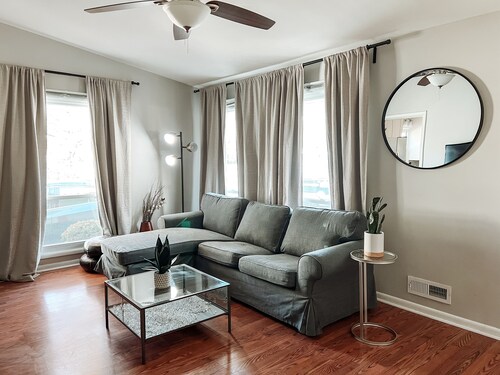 4BR Downtown Fishers Oasis - Close to Everything. Pet Friendly!