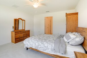 4 soverom, strykejern/-brett, internettilgang og sengetøy