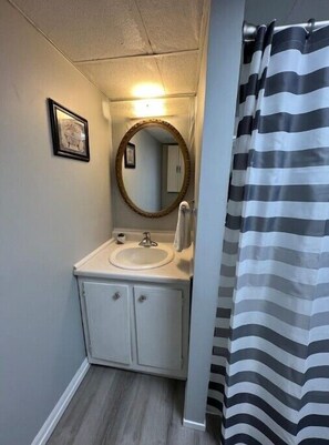 Towels, soap, shampoo, toilet paper