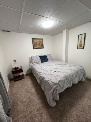 1 bedroom, free WiFi, bed sheets - The Little Nook (Weirton)