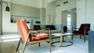 Deluxe Apartment, 2 Bedrooms, Non Smoking | Individually decorated, individually furnished, free cots/infant beds