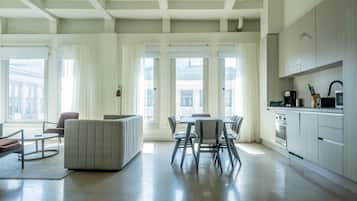 Deluxe Apartment, 2 Bedrooms, Non Smoking | Individually decorated, individually furnished, free cots/infant beds