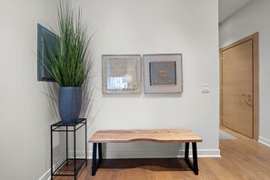 Interior - Nomade MTL, Old MTL, Modern 2BR 1BA Apt in Heart of the City (Montréal)