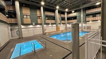 Et oppvarmet basseng