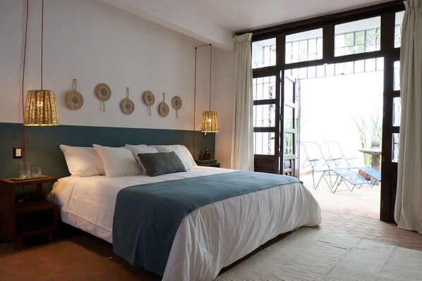 6 bedrooms, iron/ironing board, free WiFi, bed sheets