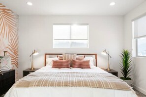 3 soverom, strykejern/-brett, reiseseng for barn og wi-fi (inkludert)