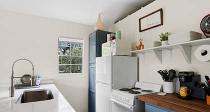 Tiny Cottage - Hill Country