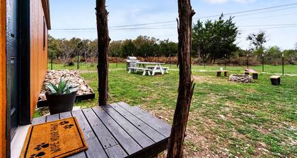 Tiny Cottage - Hill Country