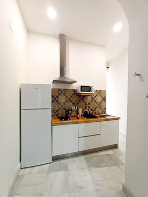 Kochgeschirr/Geschirr/Besteck