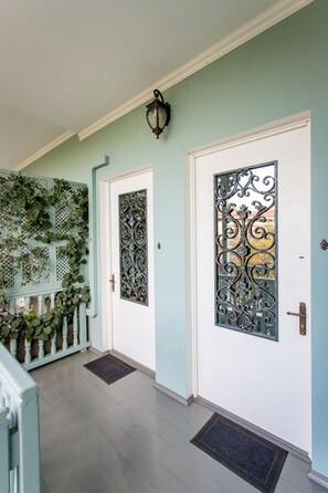 Property entrance - HB apartments Akhvelediani  (Tbilisi)