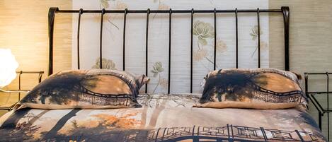 Apartment | 2 bedrooms, iron/ironing board, free WiFi, bed sheets