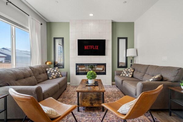 Smart TV, fireplace, stereo, offices