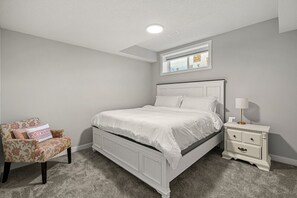 4 bedrooms, desk, iron/ironing board, free WiFi