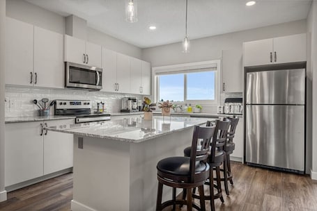 Fridge, microwave, oven, stovetop. Top Rated Home (3%) » Large 4BR House » BBQ Grill