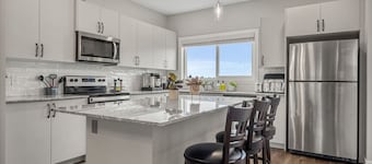 Top Rated Home (3%) » Large 4BR House » BBQ Grill