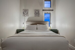 3 habitaciones, escritorio, tabla de planchar con plancha y wifi gratis 