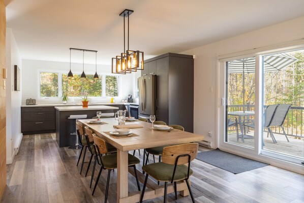 Dining - Cottage Quebec - La Nepheline (Petite-Rivière-Saint-François)