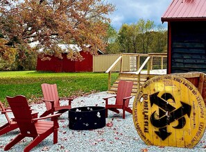 Terrace/patio - Pet Friendly Cozy Cabin Close to Slopes (Champion)