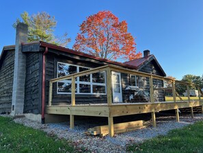 Exterior - Pet Friendly Cozy Cabin Close to Slopes (Champion)