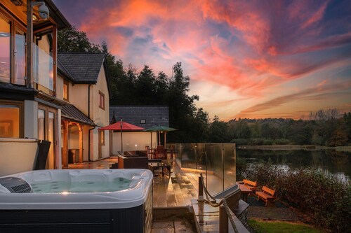 Lake House -  Luxury Cottages