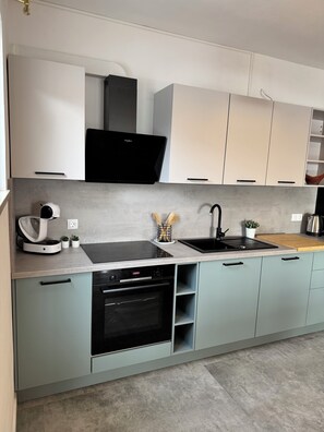 Microwave, oven, stovetop, dishwasher