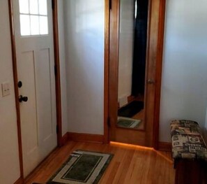 Interior - Madison WI 3318 E Washington (Madison)