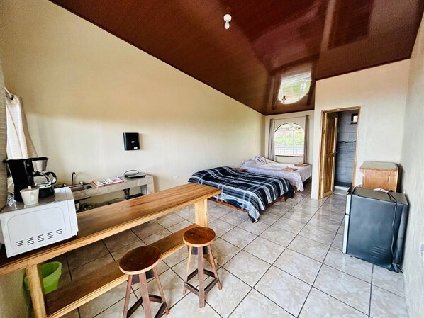 Desk, soundproofing, free WiFi - Ocean View (Monteverde)