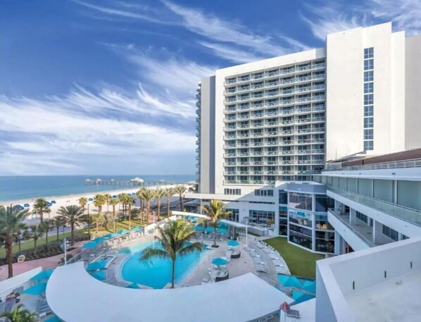 Outdoor pool, a heated pool - Club Wyndham Clearwater Beach (Clearwater)