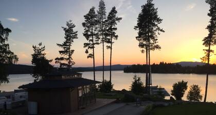 Traumhaftes Ferienhaus direkt am See!             
    "Lakeside Village"
      