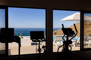 Fitness facility - Boutique Condo, Ocean Views, Luxury Amenities (Playa Los Cerritos)