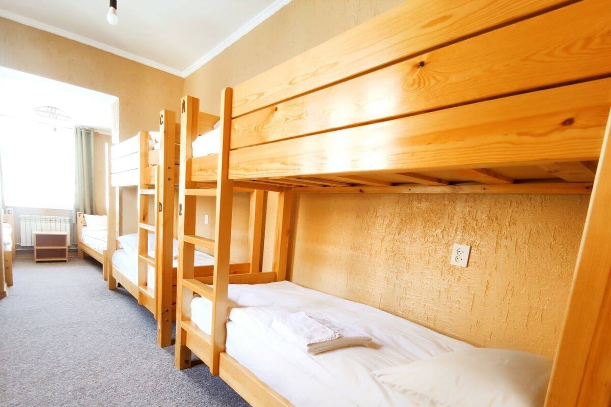 Shared Dormitory | Meja, langsir/tirai gelap terus, kalis bunyi, seterika/papan seterika 