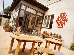 Front of property - Silkroad Guest house (Bishkek)