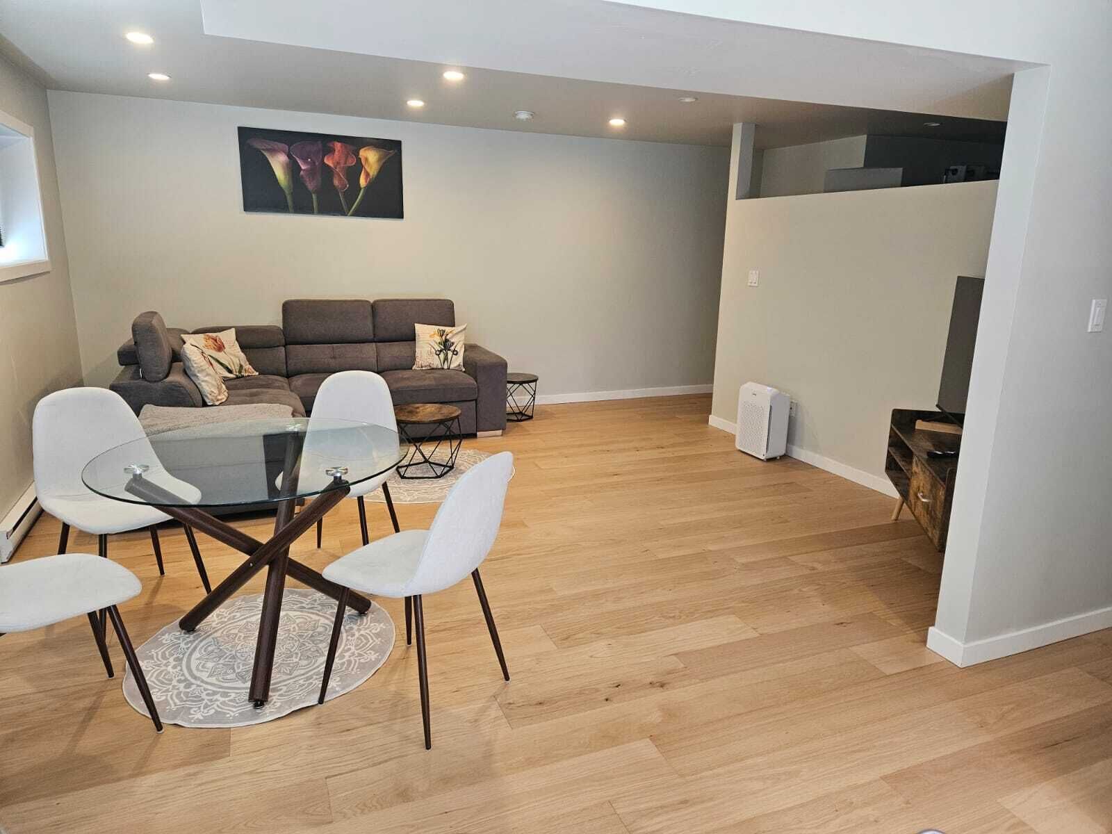 Lovely 1 Bedroom Suite Near Town - Langford
