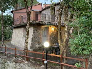 تناول الطعام بالخارج