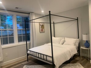 1 bedroom, desk, iron/ironing board, WiFi