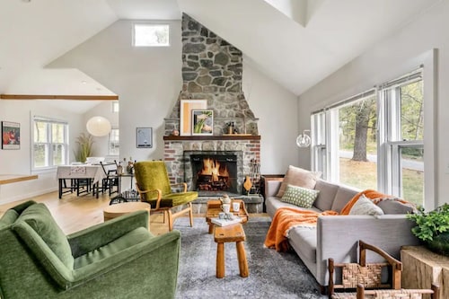 Vintage Country Home with Games, Fireplace & 20 Min to Hudson