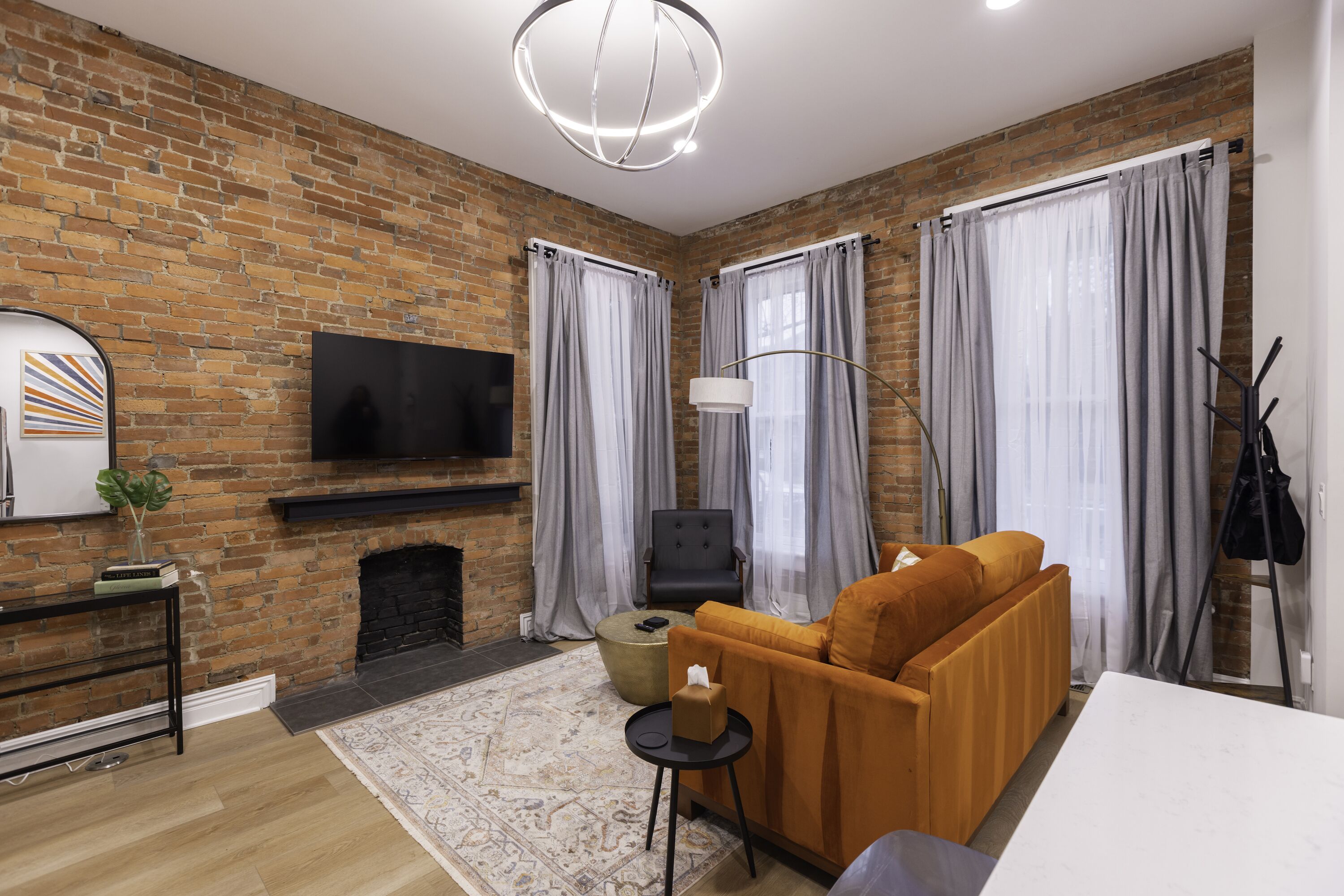 Short North | Brand New! | Free Off-Street Parking | Walkable