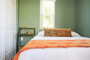1 bedroom, WiFi, bed sheets - Perfectly located with 2 bike cruisers available to help you explore the town! (Prescott)