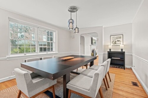 Spacious 4BDR Home In Merion Hosted By StayRafa