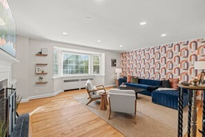 テレビ、書斎 / ワークスペース