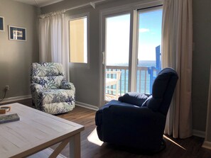 Smart TV, books - Great condo on the beach! Come enjoy the view! (Panama City Beach)