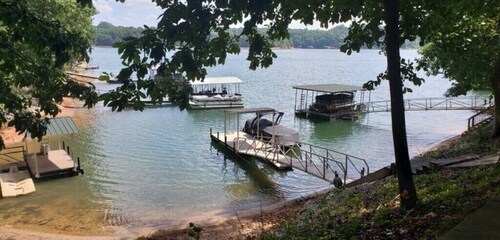 Spacious Lakehouse Lake Hartwell
